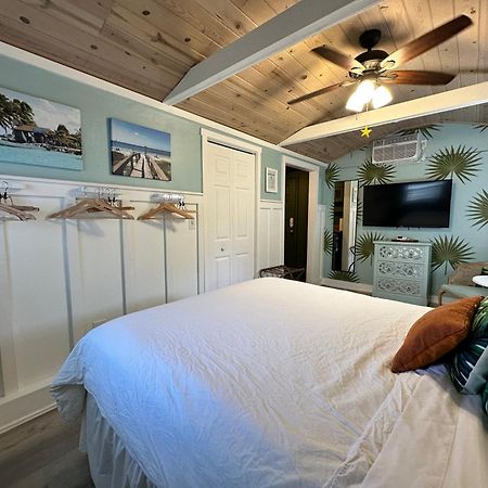 סיינט פיטרסברג Palm Paradise Retreat מראה חיצוני תמונה